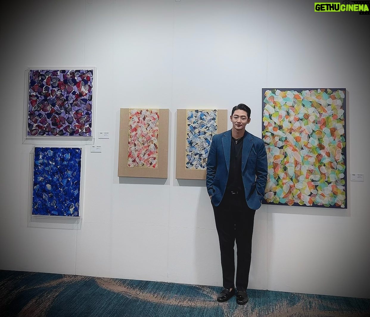 Lee Tae-sung - 1.5K Likes - 부산 롯데아트페어 잘 마무리했어요~^^
함께해 주시고 응원해 주신분들 감사드립니다.
#이태성#이태성작가#롯데갤러리#롯데아트페어#시그니엘부산