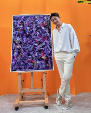 Lee Tae-sung Instagram - With a new work!
映画のために新しく作業した作品です！

“Touch my mood” canvas 50P