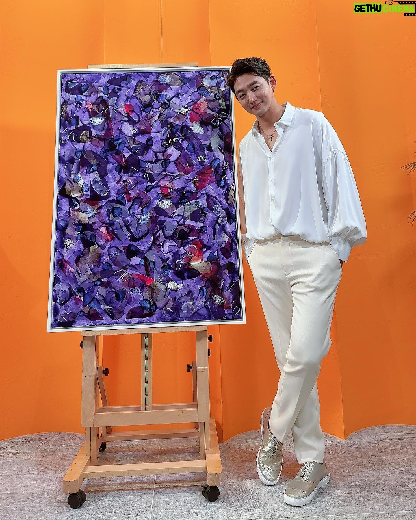 Lee Tae-sung - 1.7K Likes - With a new work!
映画のために新しく作業した作品です!
“Touch my mood” canvas 50P