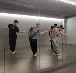 Lee Tae-vin Instagram - 곧 만나요🤚🏻