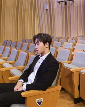 Lee Tae-vin Instagram - ?안잤는데? 
#펜트하우스 #민혁