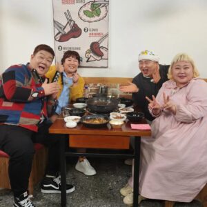 Lee Won-il Instagram - #맛있는돼ㅈ ...들 아니구요~🥳🎉🤩
ㅎㅎㅎㅎㅎ #맛있는녀석들 입니다!^^🍖🥩🧀🍔🍚🍜
지금 본방중!!! #이원일 #이원일셰프 #iHQ