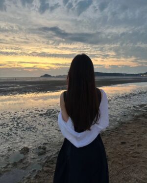 Lee Yeong-eun Instagram - with 사방팔방 지수웅니💞
 핑쿠공듀 이주웅니🩷