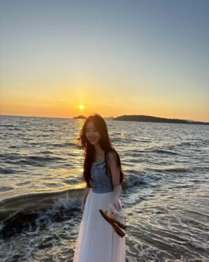 Lee Yeong-eun Instagram - HAPPY📷
