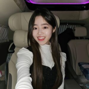 Lee Yeong-eun Instagram - 2023년 👋이리오너라2024👋
모두 2024년에는 행복하고 건강하시길✨️✨️✨️아뵤 아쟈아쟈 하이팅 HAPPY NEW YEAR💫