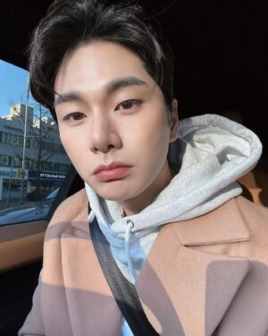Lee Yi-kyung Instagram - 🙃