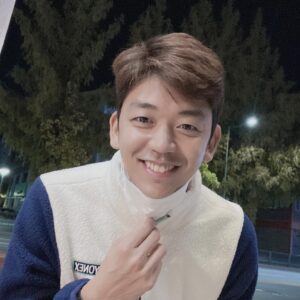 Lee Yong-dae Instagram - 힘들지만 조금만 더 버티자~
웃으면서😄 😁

#yonex#요넥스#신상#