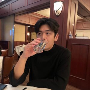 Lee Yong-dae Instagram - 스테이크먹으러간날

#오늘아님#스테이크맛집