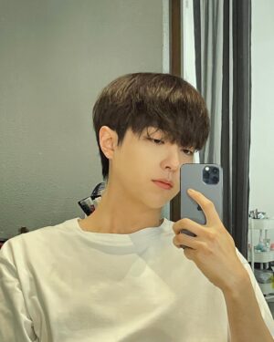 Lee You-jin Instagram - 너어무 더워