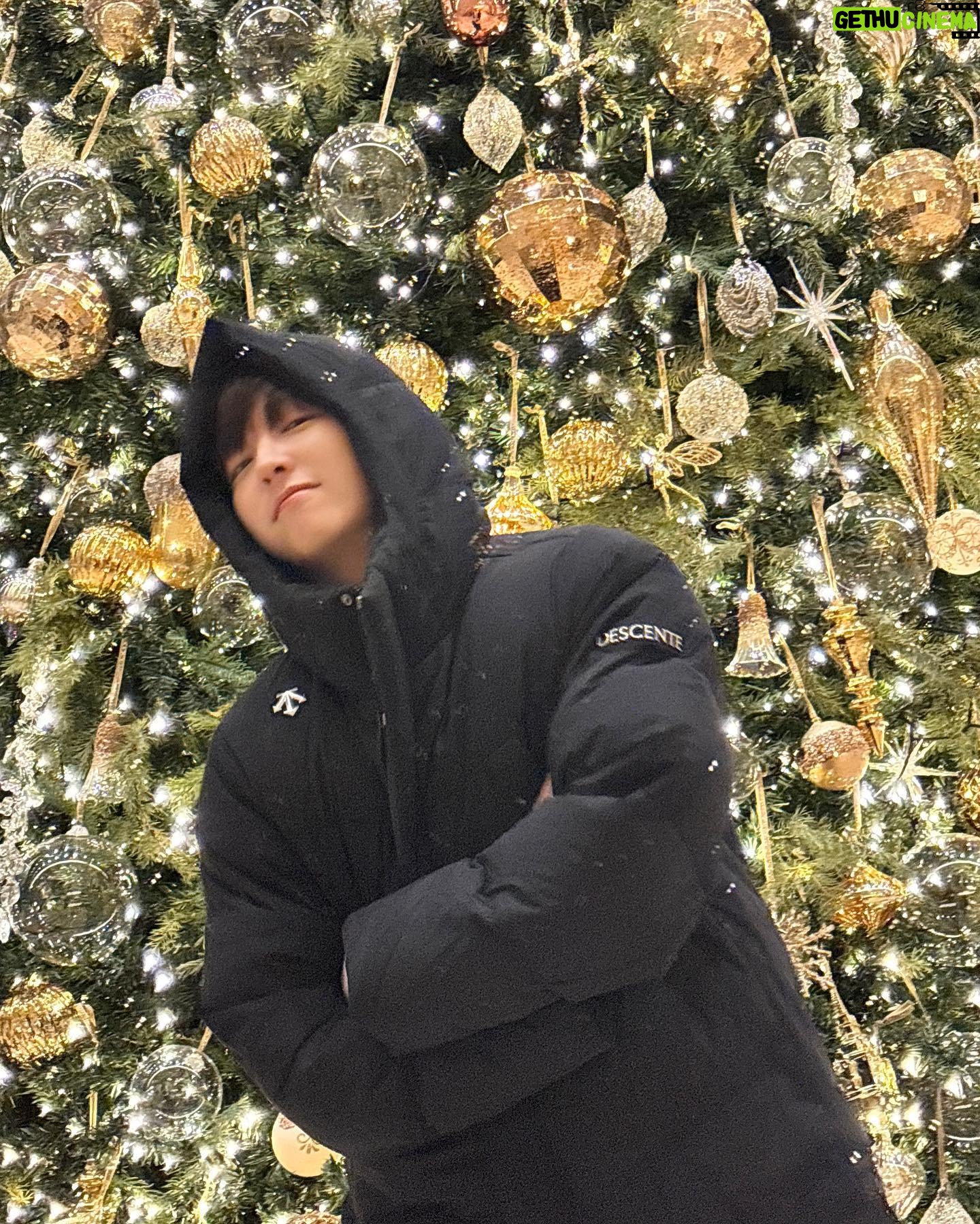 Lee You-jin - 4.7K Likes - 나는 아직 크리스마스🎄🎄
#DESCENTE #데상트