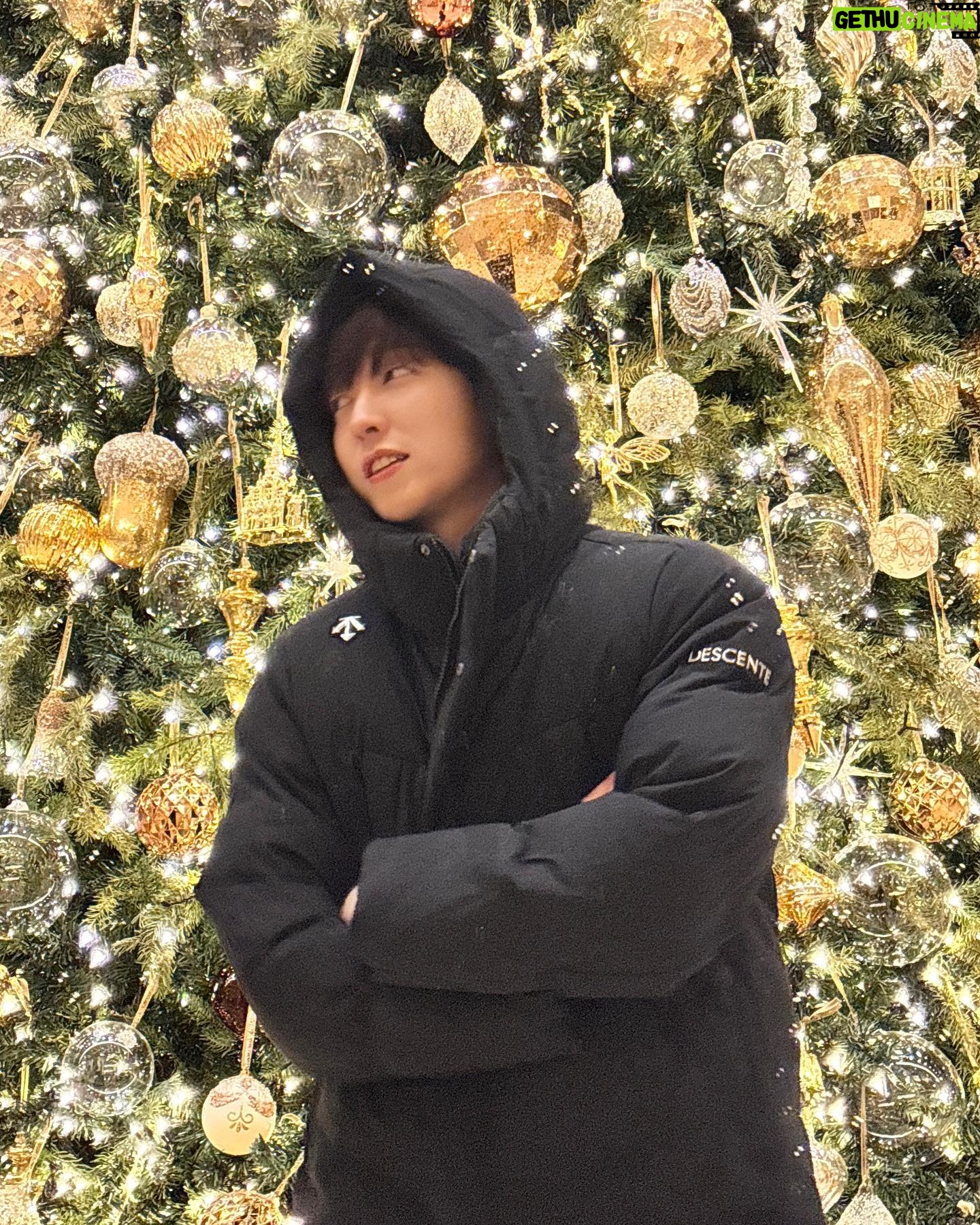 Lee You-jin - 4.7K Likes - 나는 아직 크리스마스🎄🎄
#DESCENTE #데상트