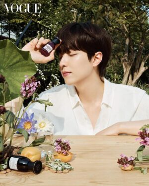 Lee You-jin Instagram - VOGUE X Shihyo 🌿🌱🪴