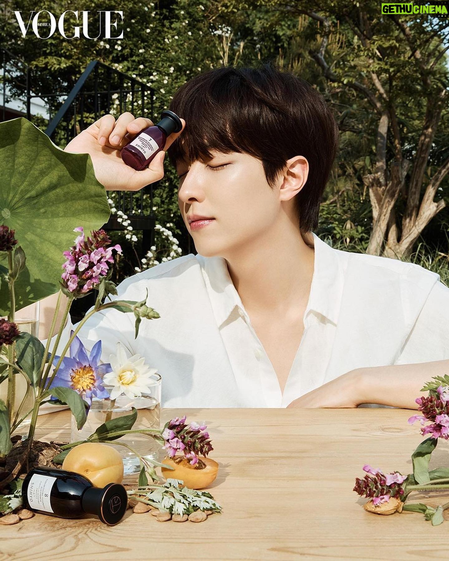 Lee You-jin - 5.6K Likes - VOGUE X Shihyo 🌿🌱🪴