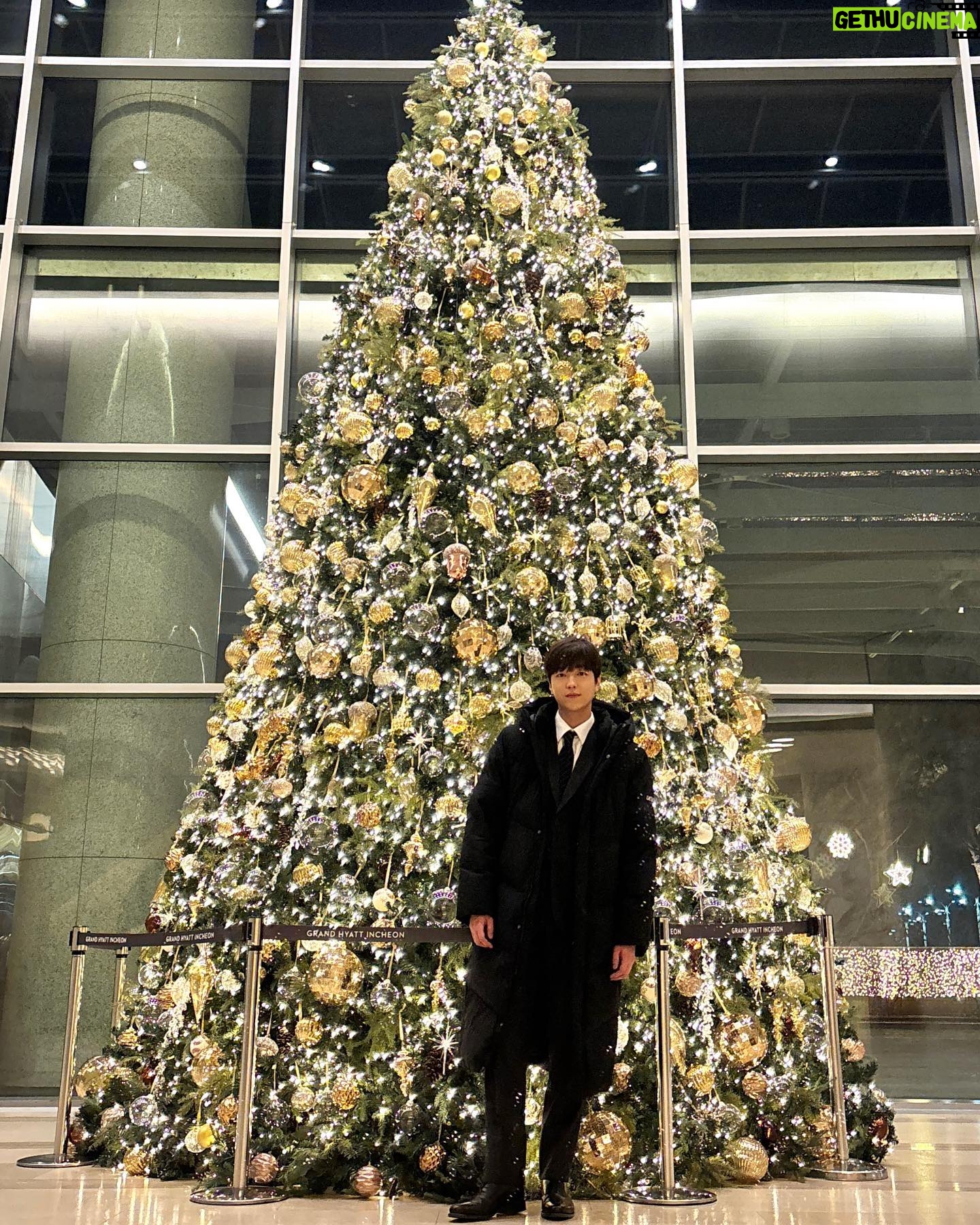 Lee You-jin - 4.7K Likes - 나는 아직 크리스마스🎄🎄
#DESCENTE #데상트