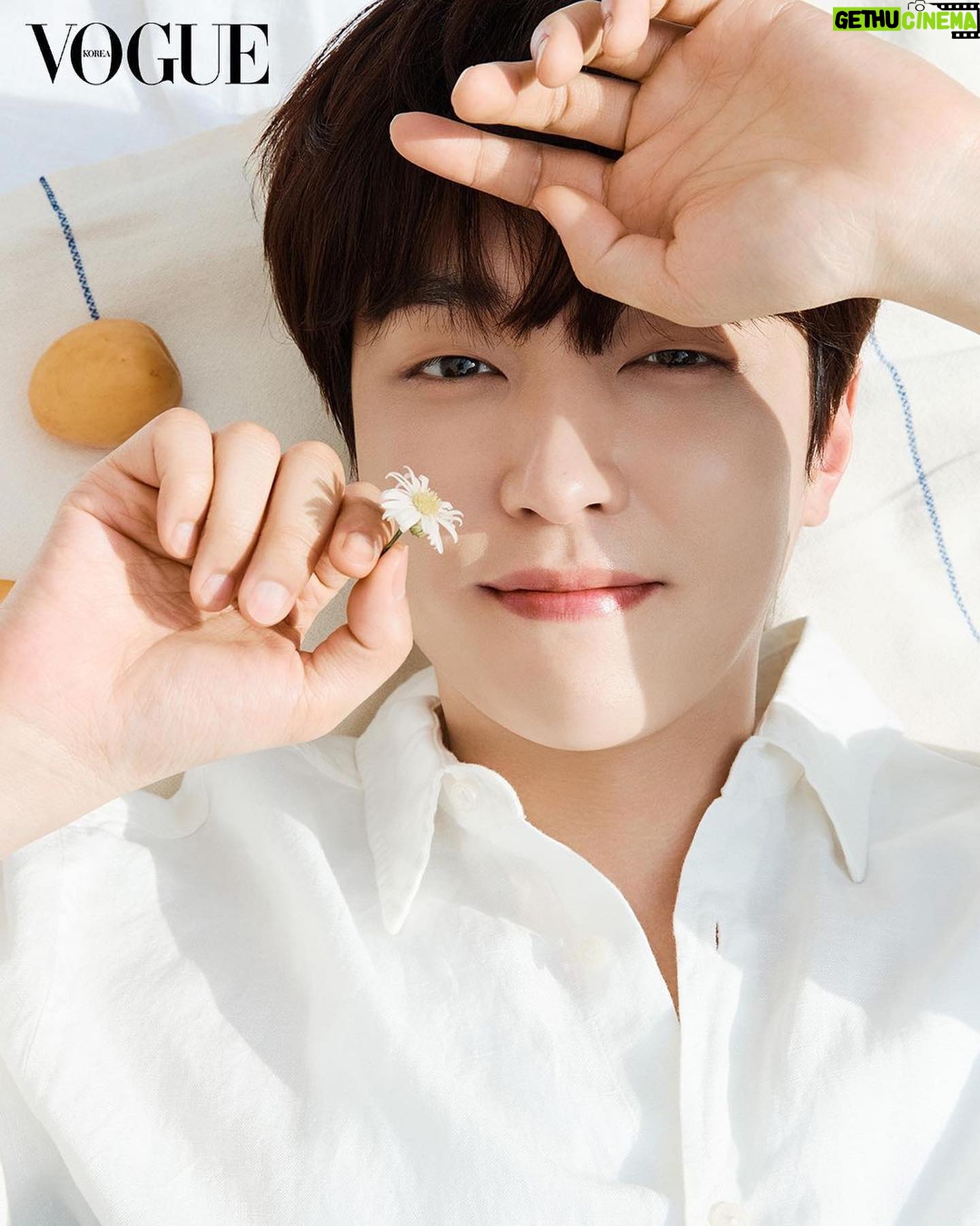 Lee You-jin - 5.6K Likes - VOGUE X Shihyo 🌿🌱🪴