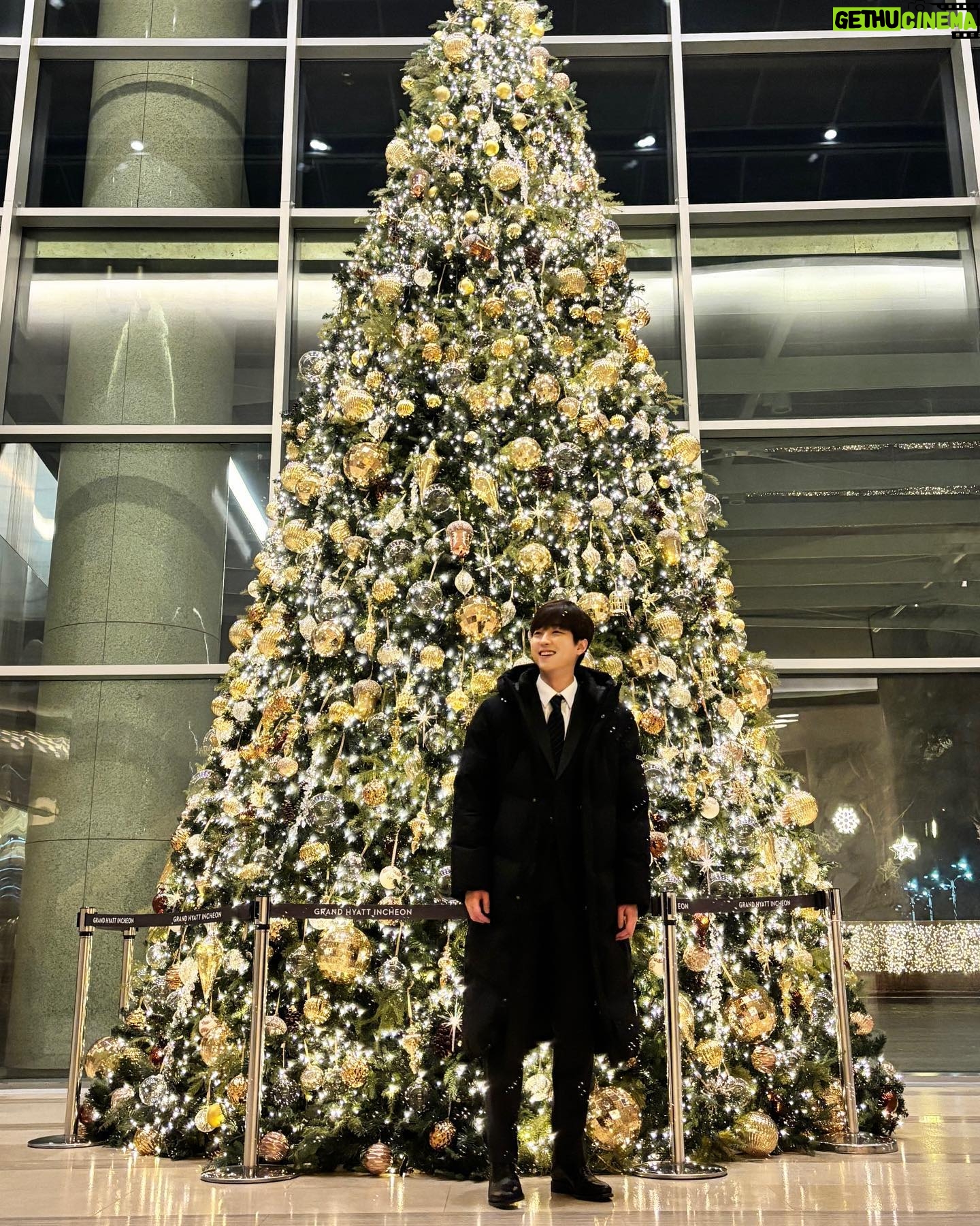 Lee You-jin - 4.7K Likes - 나는 아직 크리스마스🎄🎄
#DESCENTE #데상트