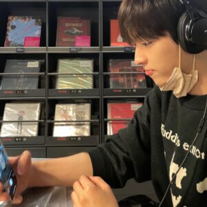 Lee You-jin Instagram - 여전히 세르고