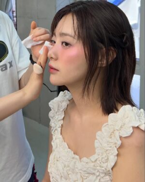 Lee Young-eun Instagram - .
🌈