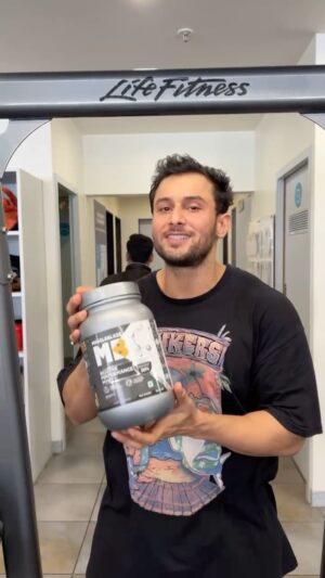 Leenesh Mattoo Instagram - Some spotters are like those toxic exes - leaving you when you need em’ the most. 
But, MB Biozyme range? Oh, it’s got your back (and biceps) all the wayyy!

Gear up for the MB Summer Shred Sale, 13th to 15th June. Grab our most epic drops before your spotter drops you 😛

#muscleblaze #summershred #biozyme