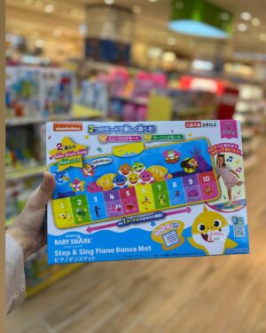 Lego Lee Instagram - 趁休假去買生日禮物！
還是有什麼更好的推薦？
