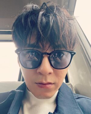 Lego Lee Instagram - 這有點危險
每次見面會的某些瞬間
你們讓我感覺⋯我真的很有力量。
我知道有些人是付出很多的努力
才能來到現場。
你們好奇的關注
對劇情，對每個角色每句台詞暸若指掌
讓自己的人生得到放鬆或是思考
能夠用戲劇與你們連結真的是一件會讓人上癮的事情，而我不打算停止。

謝謝你們 我是你們的導遊，請繼續跟著我的旅程 每部戲每個角色。

#開創者再三天就殺青了
#我就不發殺青文了
#感謝這段旅程中的每一位參與者