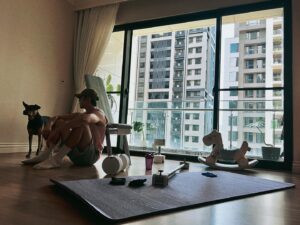 Lego Lee Instagram - 「好好珍惜這次的休假，吃好睡飽、認真刷牙、好好保養！接下來就要開始連續密集的拍攝了！」

#開創者 #張碩