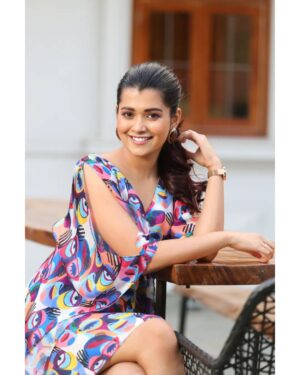 Lekha Chatterjee Instagram - For @bartaman_sukhigrihokon ... 💝💝

It's always a pleasure working with all of you ❤️
 @iamsudiptachanda @anwesha.datta @rupsu_debnath_photography @debjanighoshofficial 

#fashion #fasgionshoot #mood #2024 #newyearnewme #newbeginingns #love