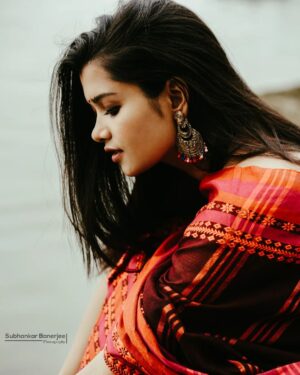 Lekha Chatterjee Instagram - Meet me in that place where our souls ache to wander...and a million stars will unfold around us and I'll look at you ....wonder how we ever lived in anything less breathtaking that this...❤️❤️❤️