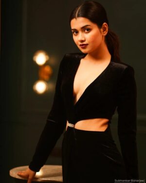 Lekha Chatterjee Instagram - La Vie En Rose🌹🖤