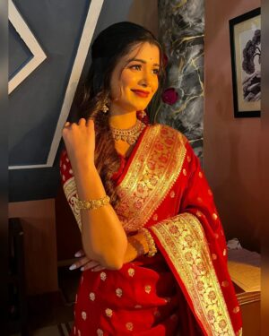 Lekha Chatterjee Instagram - ❤️❤️❤️❤️❤️Ye laal ishq ❤️❤️❤️❤️❤️
 
 ❤️❤️❤️ Gorima❤️❤️❤️

Look courtesy : @nischitasengupta ❤️❤️

#gorima #garima #starjalsha #lekha #lekhachatterjee  #love #loveforsaree #hope #laalishq #fashion #style