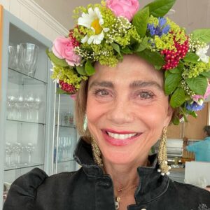 Lena Olin Instagram - Midsummer! Love it! 🇸🇪
