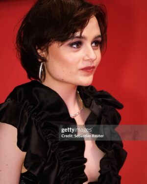 Lena Urzendowsky Instagram - Berlinale Opening Night 2024 ✨ 
 @berlinale 

Dress @kiliankerner_ 
H/M @caterinaveronesi_ 
Jewellery @buchererfinejewellery 
✨
Pics @janamckinnon @gettyimages