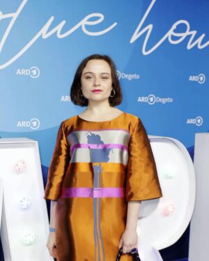 Lena Urzendowsky Instagram - So many beautiful nights this year at @berlinale ✨ 

Medienboard @medienboard 
Dressed by  @kiliankerner_ 
Tasche @liebeskind_berlin 
Schuhe @newd.tamaris 
H/M @caterinaveronesi_ 

ARD Blue Hour 
Dressed by @kiliankerner_ 
Tasche @liebeskind_berlin 
#ardbluehour #arddegeto 

…and many more 🙏🏻 

Thanks to @germanfilms and Face to Face with German Films for having me!! 🤍