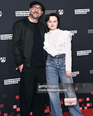 Lena Urzendowsky Instagram - BEST OF BERLINALE 2024
🌚
1/2

Fotos 
1 @jonashuckstorf 
2,5 @gettyimages 
3 @sina_martens 
4 @janamckinnon