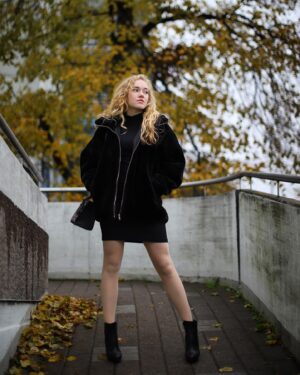 Lenita Susi Instagram - Zara Larsson’s song WOW has been playing nonstop in my head the whole day... maybe I should make a choreo to that one #fallvibes
