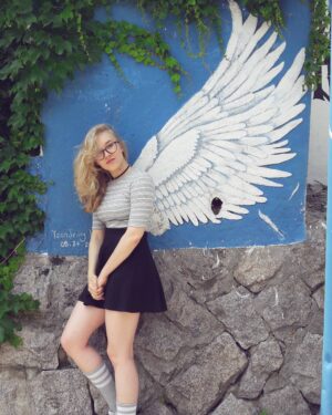 Lenita Susi Instagram - I think I'm falling in love with this place... we went to Mural Village today and it was the best experience so far 💜

#seoul #muralvillage #angel #wings