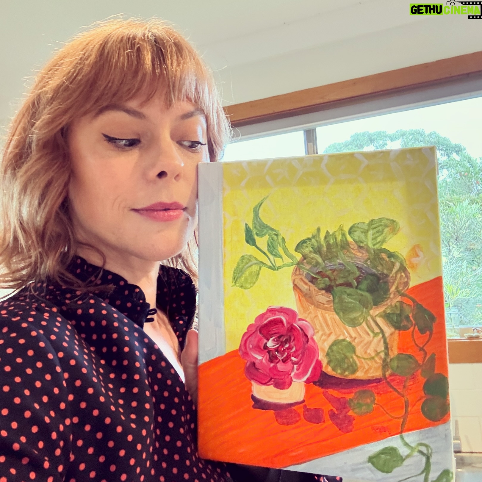 Lenka - 517 Likes - And she paints! (Once or twice per decade 😜)