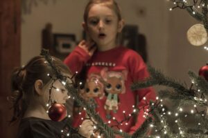 Lenka Zahradnická Instagram - Bylo to náročný, ale bylo to krásný. 
Ostatně jako všechno s dětma. 
Nic není nikdy podle toho, jak si člověk v hlavě představí. 
Ale ty jiskry v očích, ta radost, to těšení.... Na to nic na světě nemá! 
#vanocesdetma