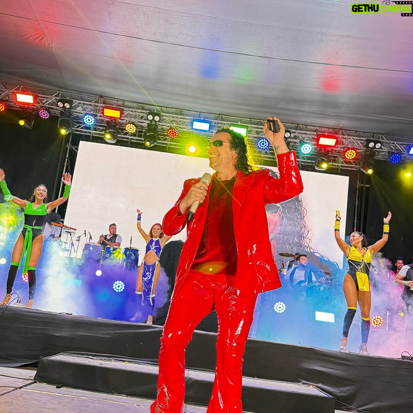 Leo Rey - 4.6K Likes - GRACIAS A LAS MĆS DE 18 MIL PERSONAS QUE CANTARON Y BAILARON JUNTO A NOSOTROS šā¤ļø