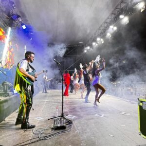 Leo Rey Instagram - GRACIAS A LAS MÁS DE 18 MIL PERSONAS QUE CANTARON Y BAILARON JUNTO A NOSOTROS 😎❤️