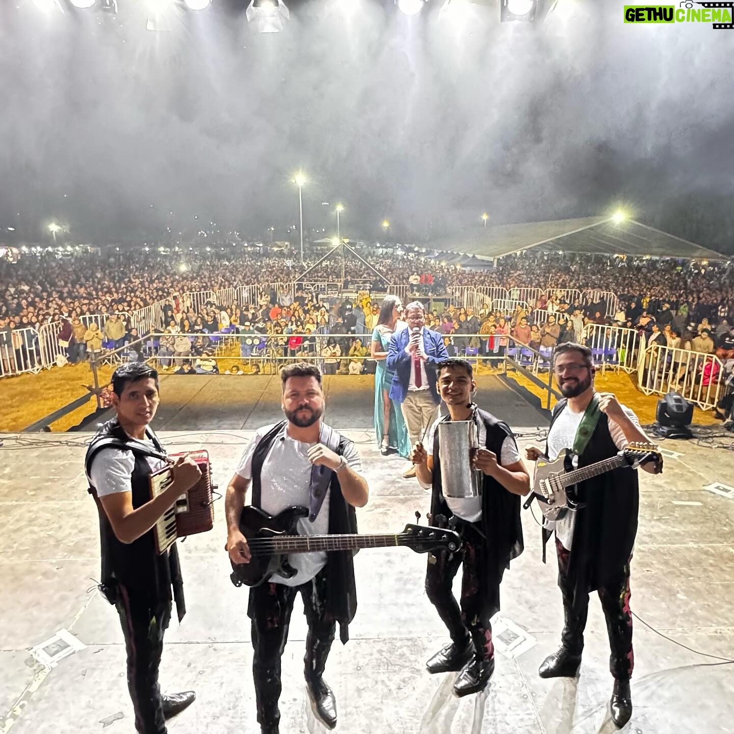 Leo Rey - 4.6K Likes - GRACIAS A LAS MĆS DE 18 MIL PERSONAS QUE CANTARON Y BAILARON JUNTO A NOSOTROS šā¤ļø