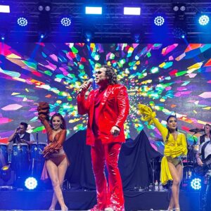 Leo Rey Instagram - GRACIAS A LAS MÁS DE 18 MIL PERSONAS QUE CANTARON Y BAILARON JUNTO A NOSOTROS 😎❤️