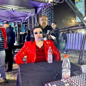 Leo Rey Instagram - GRACIAS A LAS MÁS DE 18 MIL PERSONAS QUE CANTARON Y BAILARON JUNTO A NOSOTROS 😎❤️