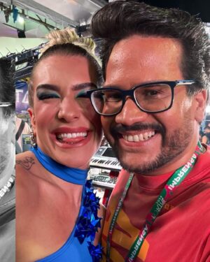 Léo Sampaio Instagram - Sabadão do Fortal e a vibe continua daquele jeitão!!! Música, encontros e muita folia. #nopidaédiferente #nopidaémaisgostoso