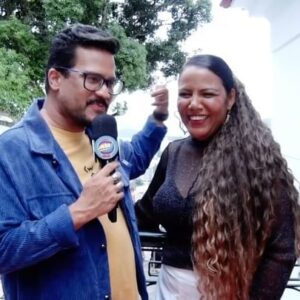 Léo Sampaio Instagram - Mani Rego, esposa de Davi do BBB, esteve na gravação do DVD de Nadson Ferinha no Rio de Janeiro e bateu um papo com a gente. Entrevista completa já está disponível no YouTube.com/PIDAOFICIAL #nopidaédiferente #nopidaémaisgostoso