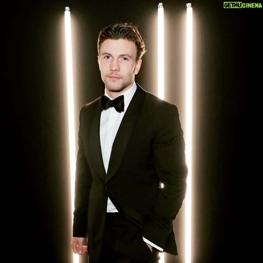 Leo Suter - 14.7K Likes - Thank you for having me at the @alfreddunhill pre-BAFTA party. And, once again, thank you @kilgour for letting me wear such smart kit. @losnandoshermanos looking sharp too.
#dressdownfriday