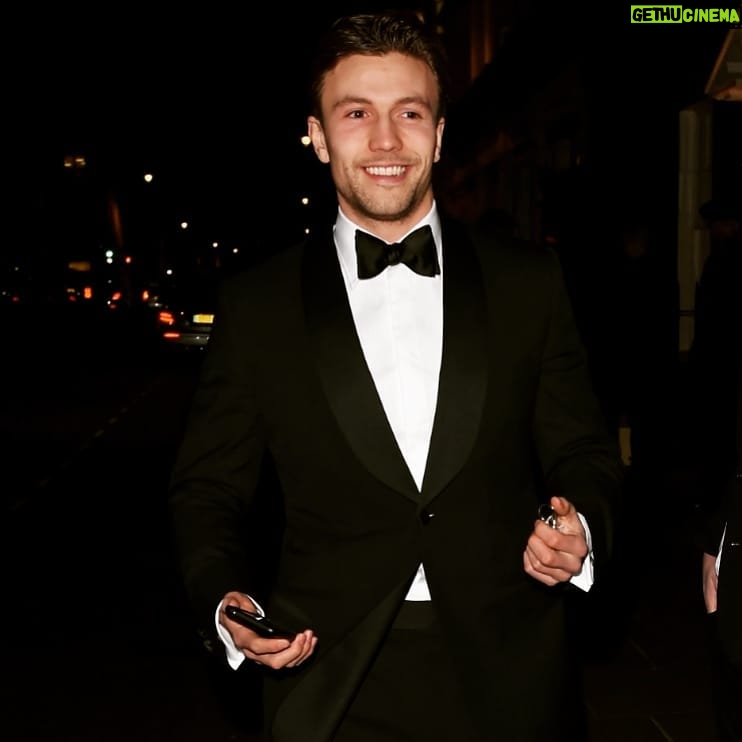 Leo Suter - 14.7K Likes - Thank you for having me at the @alfreddunhill pre-BAFTA party. And, once again, thank you @kilgour for letting me wear such smart kit. @losnandoshermanos looking sharp too.
#dressdownfriday