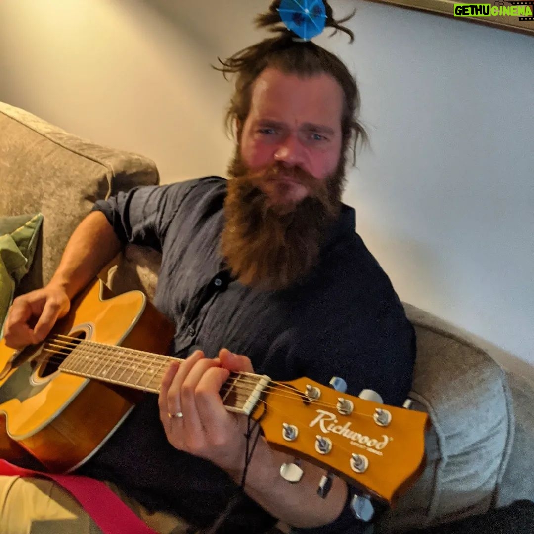 Leo Suter - 52.5K Likes - Ireland BTS