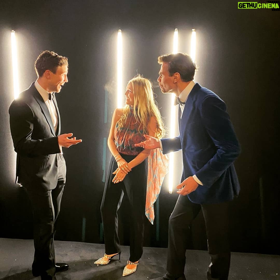 Leo Suter - 14.7K Likes - Thank you for having me at the @alfreddunhill pre-BAFTA party. And, once again, thank you @kilgour for letting me wear such smart kit. @losnandoshermanos looking sharp too.
#dressdownfriday