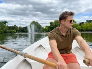 Leo Woodall Instagram - Row, row. Row your boat.
